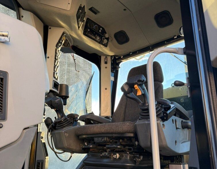 CATERPILLAR CATERPILLAR 12M3 AWD***IMMACULATE/REGISTERED***